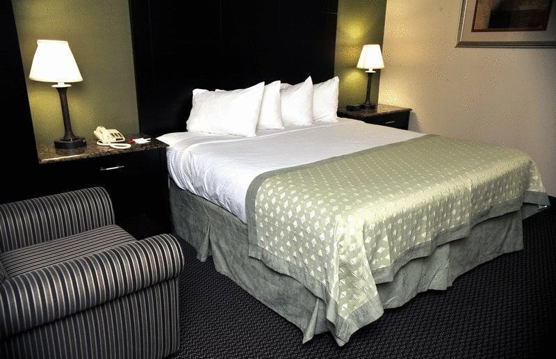 Hotel Ramada By Wyndham Newburgh/West Point Zewnętrze zdjęcie